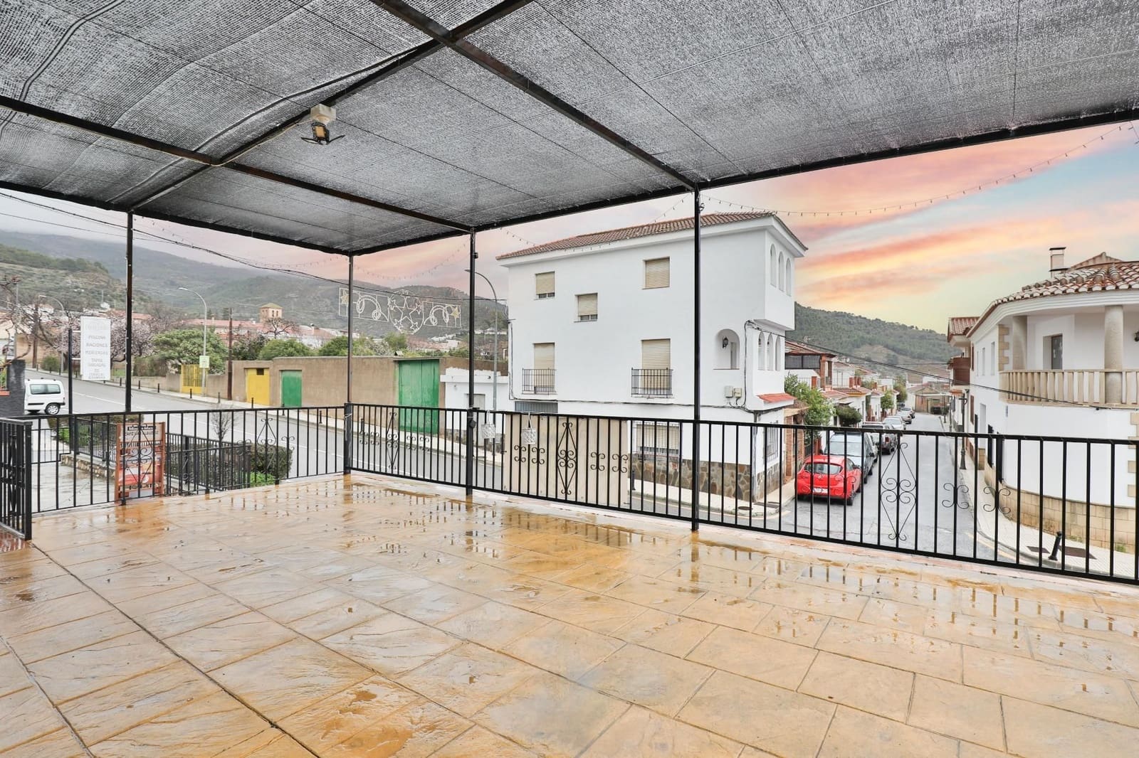 4 bedroom Business for sale in Lecrin with garage - € 1,690,000 (Ref: 9588371)