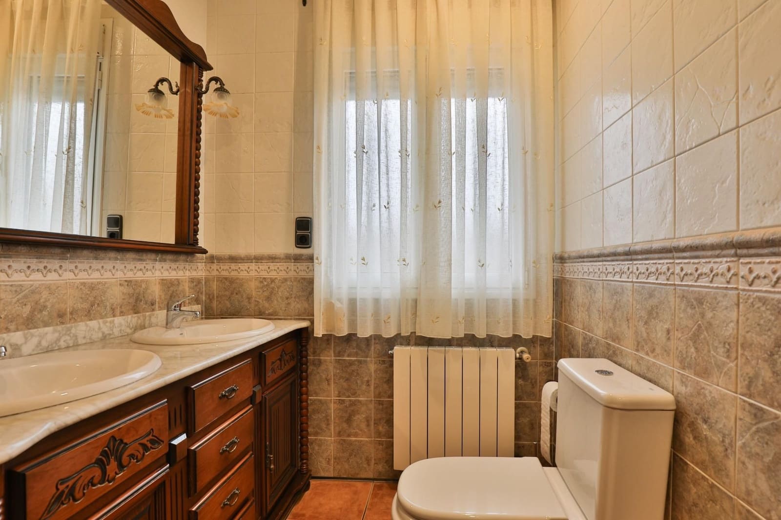 5 sovrum Semi-fristående Villa till salu i Padul med garage - 288 000 € (Ref: 9592128)