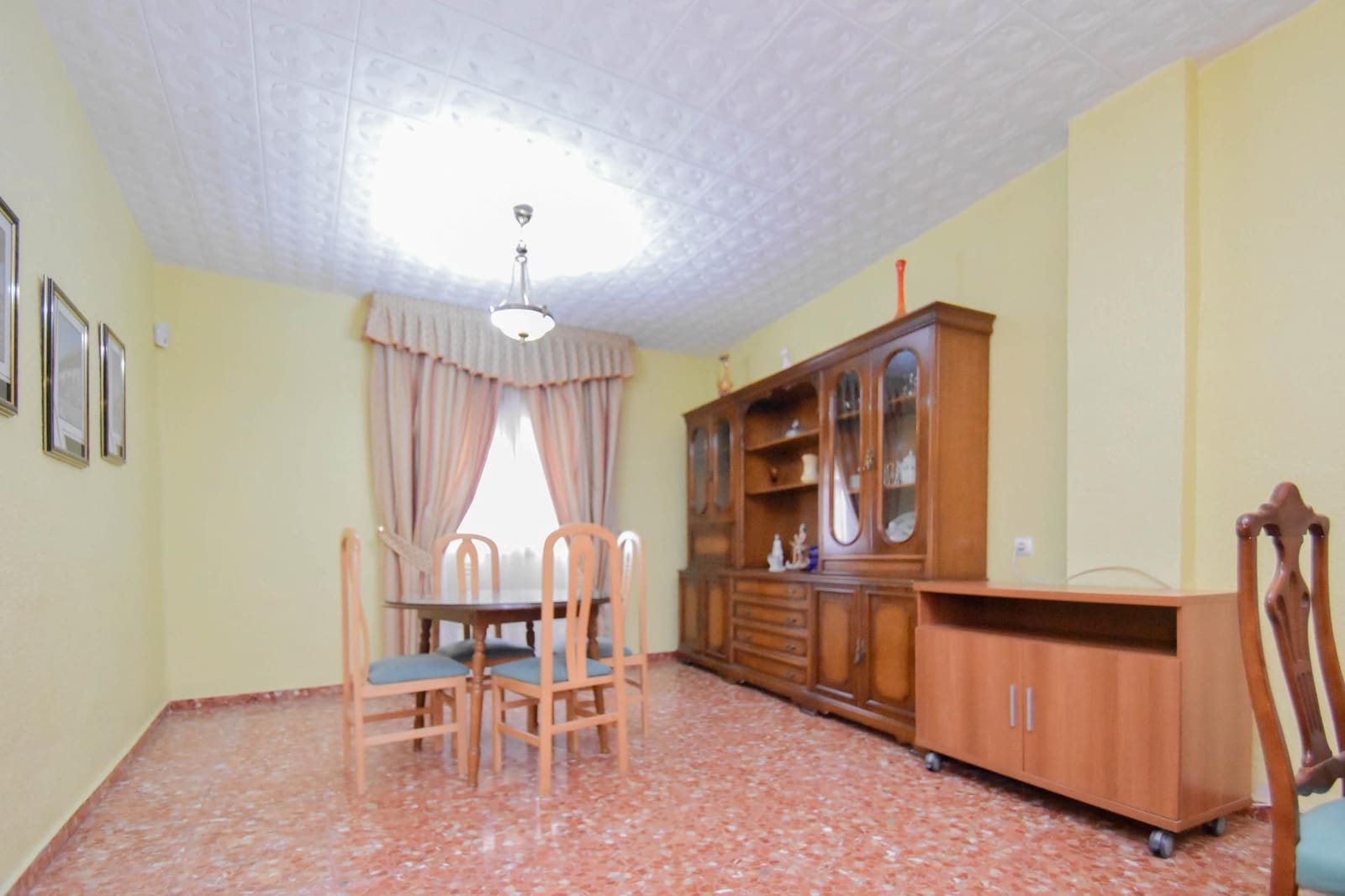 Casa de 3 habitaciones en Las Gabias en venta - 179.900 € (Ref: 9592299)