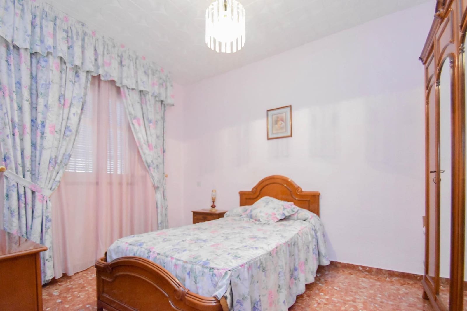 Casa de 3 habitaciones en Las Gabias en venta - 179.900 € (Ref: 9592299)