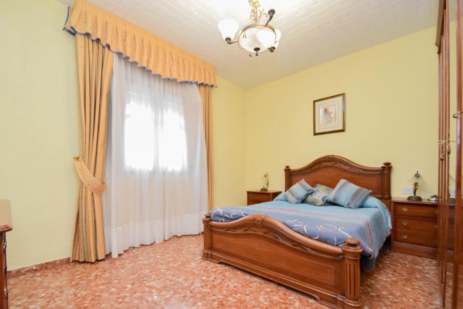 Casa de 3 habitaciones en Las Gabias en venta - 179.900 € (Ref: 9592299)