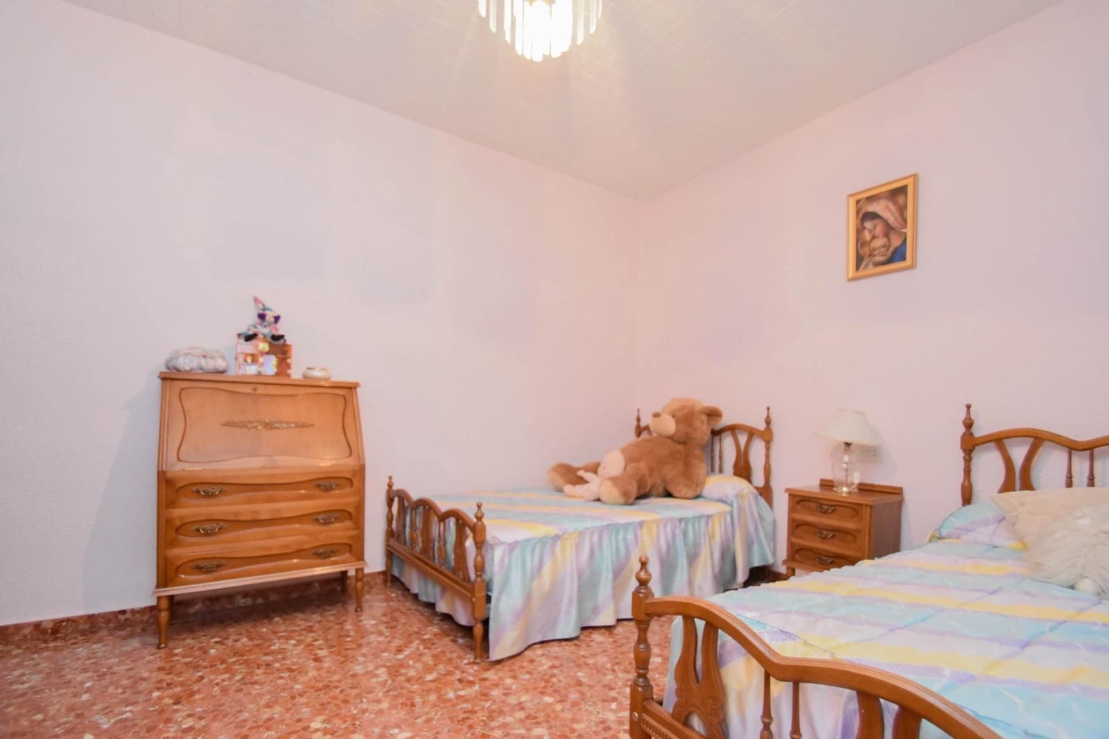 Casa de 3 habitaciones en Las Gabias en venta - 179.900 € (Ref: 9592299)