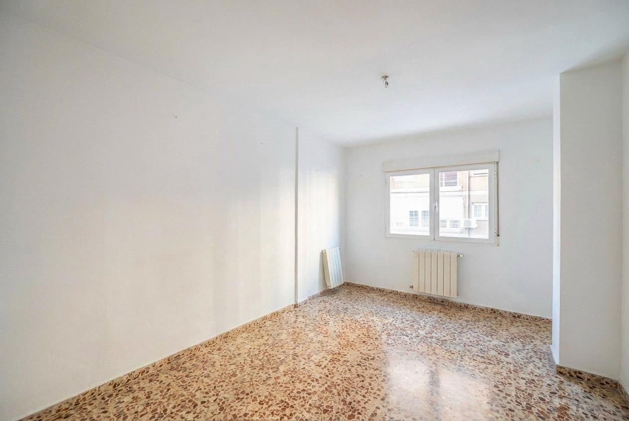 5 bedroom Flat for sale in Granada city - € 380,000 (Ref: 9618158)