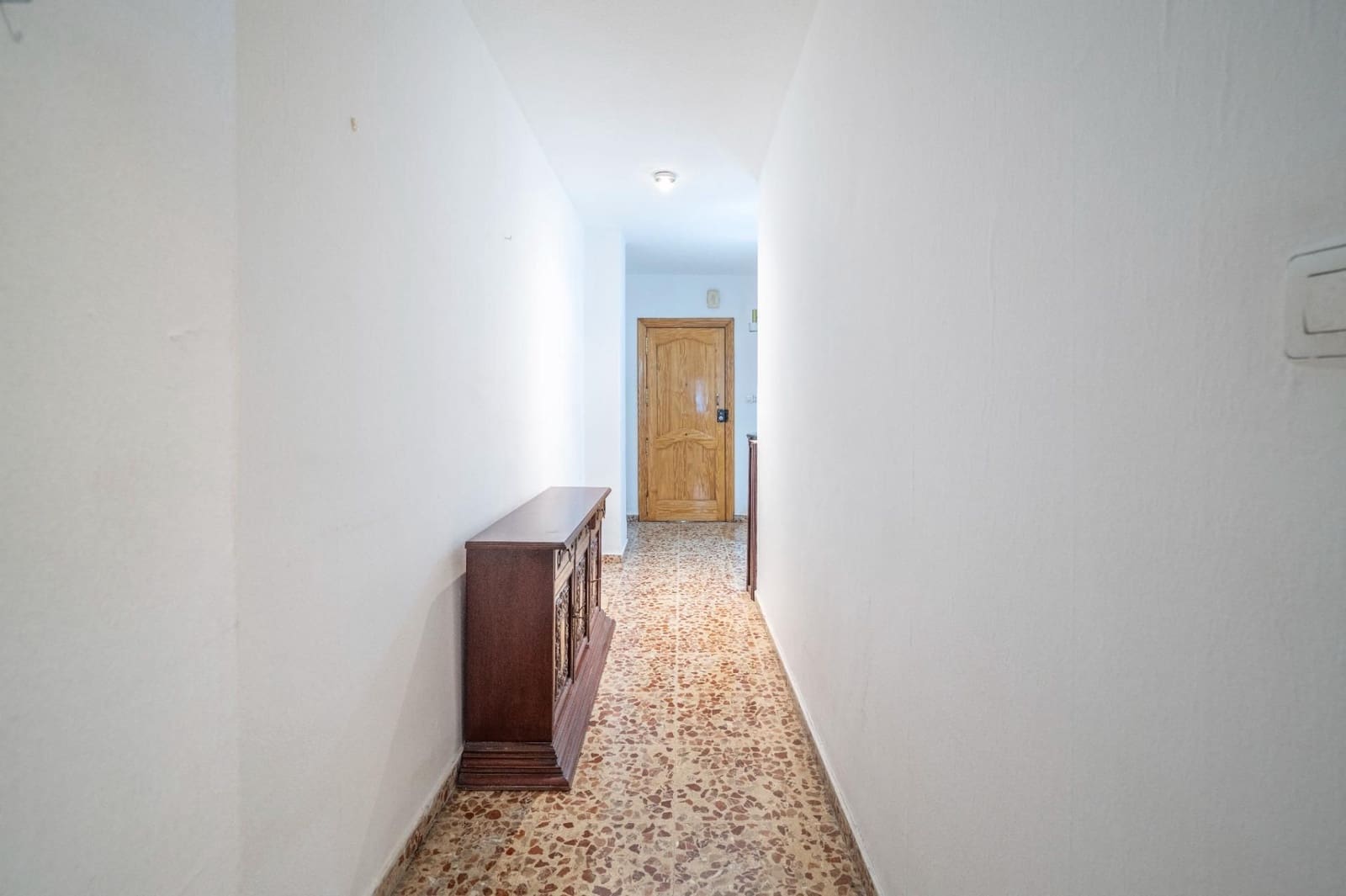 5 bedroom Flat for sale in Granada city - € 380,000 (Ref: 9618158)