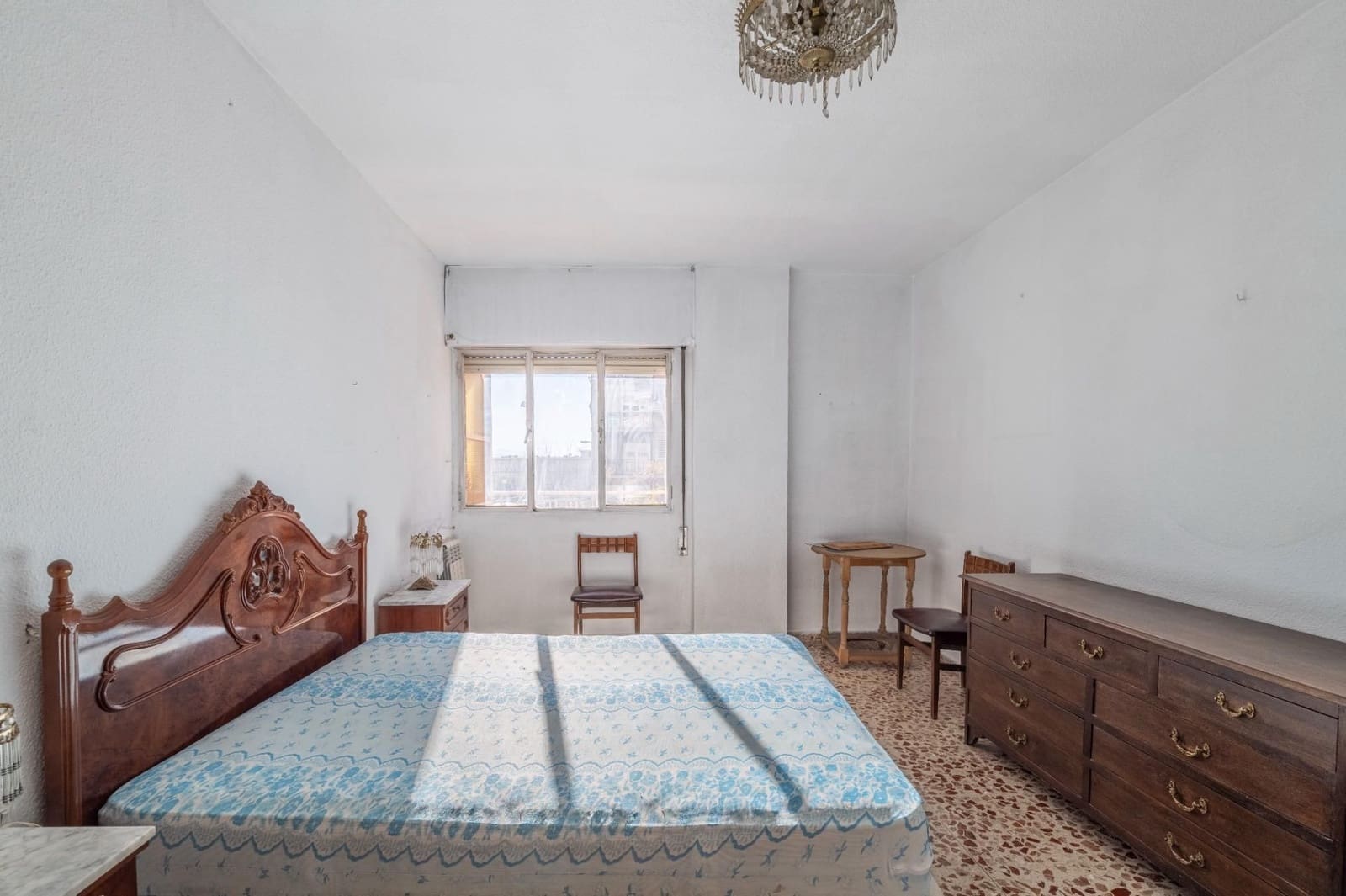 5 bedroom Flat for sale in Granada city - € 380,000 (Ref: 9618158)