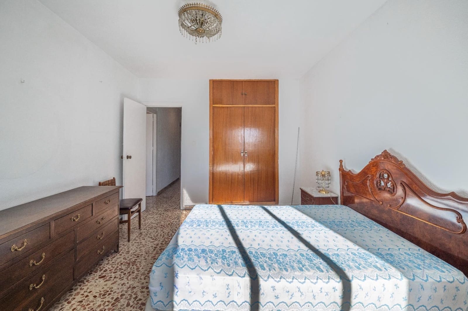 5 bedroom Flat for sale in Granada city - € 380,000 (Ref: 9618158)