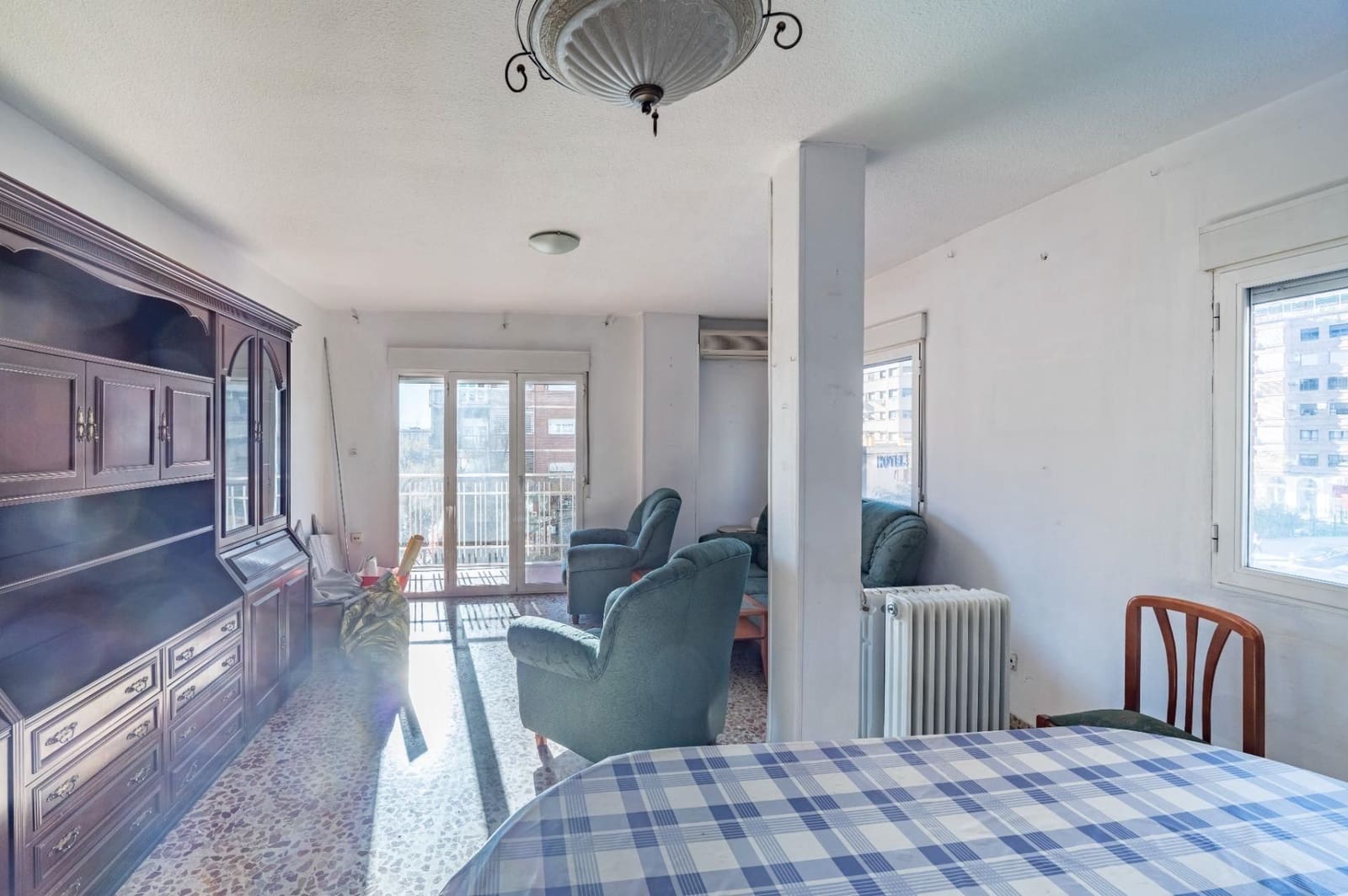 5 bedroom Flat for sale in Granada city - € 380,000 (Ref: 9618158)