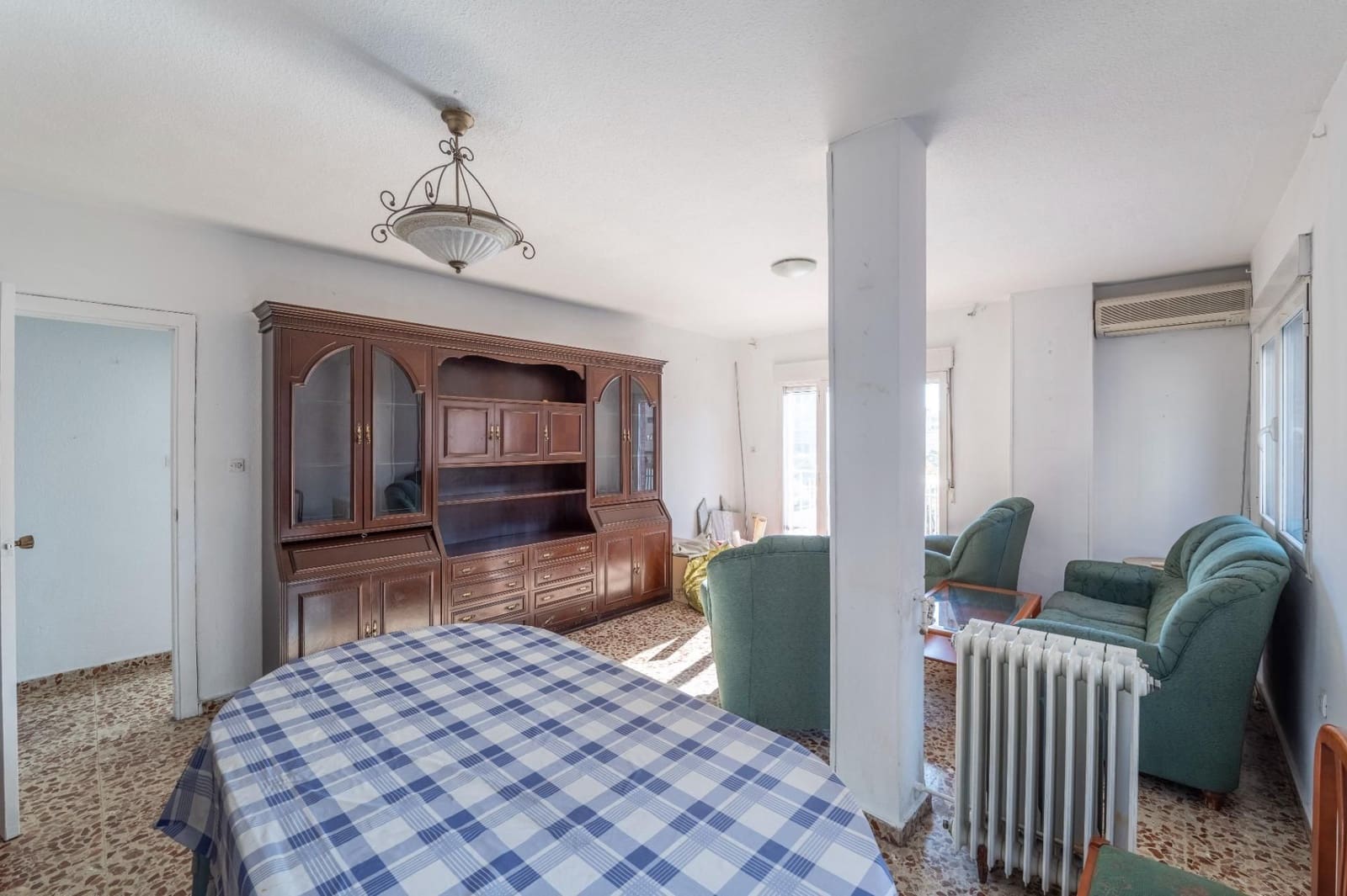 5 bedroom Flat for sale in Granada city - € 380,000 (Ref: 9618158)