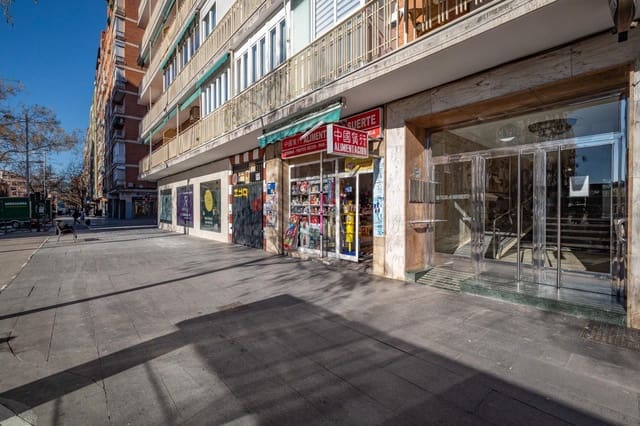 5 bedroom Flat for sale in Camino de Ronda - Rosaleda, Granada city - € 380,000 (Ref: 9618158)