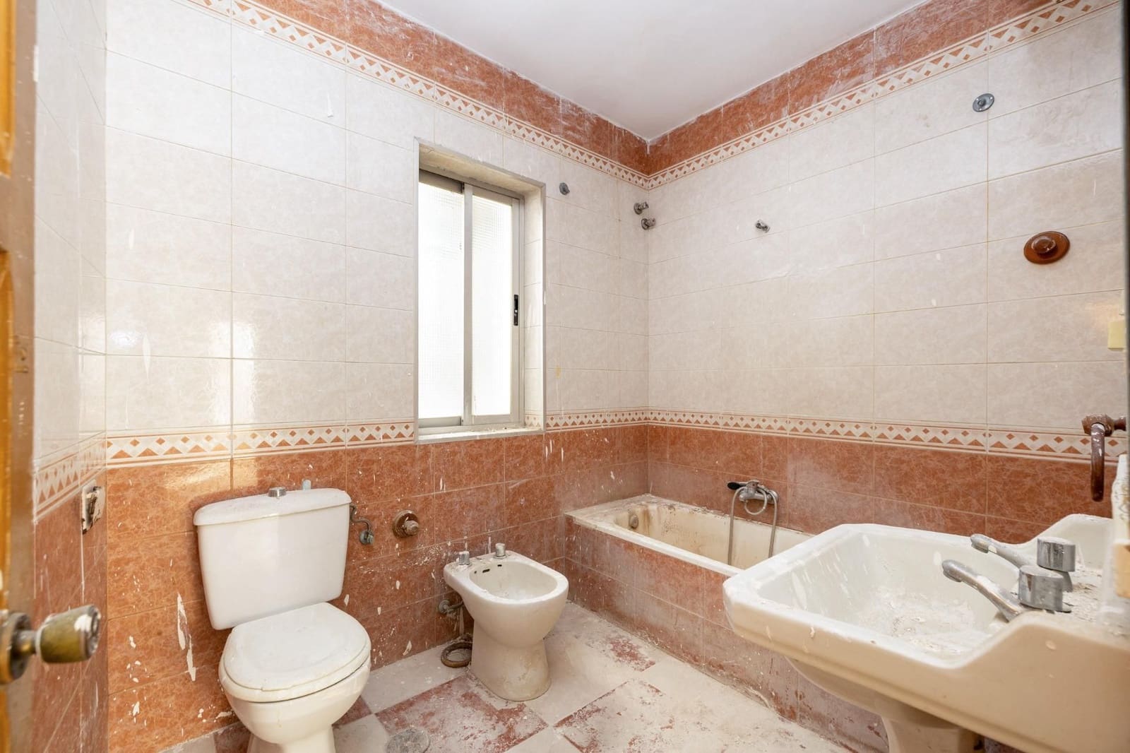 4 soveværelse Lejlighed til salg i Granada by - € 330.000 (Ref: 9618748)