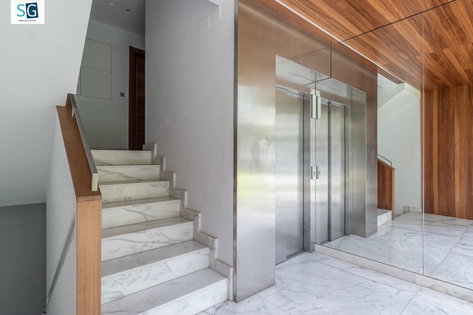 2 soverom Leilighet til salgs i Motril med svømmebasseng garasje - € 360 000 (Ref: 9637293)