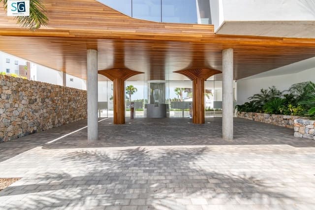 Piso de 2 habitaciones en Motril en venta con piscina garaje - 360.000 € (Ref: 9637293)