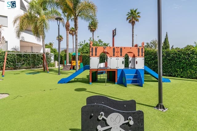 Piso de 2 habitaciones en Motril en venta con piscina garaje - 360.000 € (Ref: 9637293)