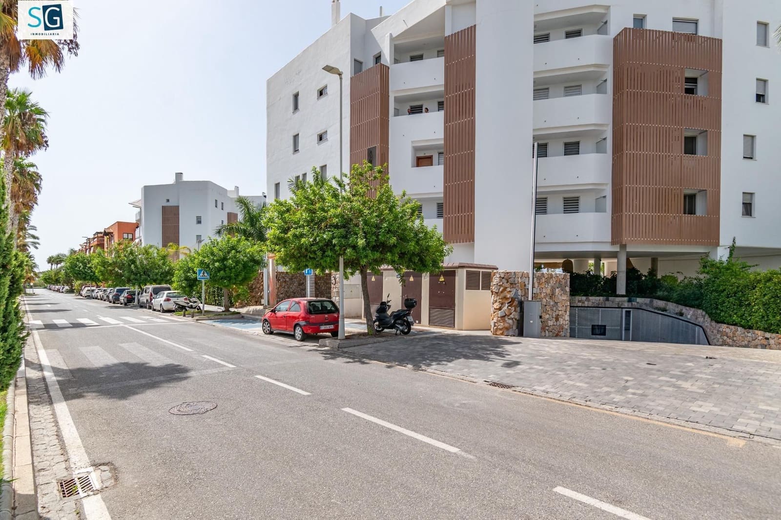 2 soverom Leilighet til salgs i Motril med svømmebasseng garasje - € 360 000 (Ref: 9637293)