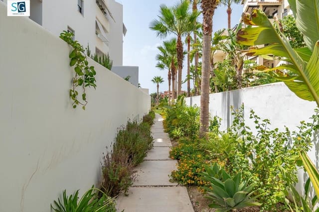 Piso de 2 habitaciones en Motril en venta con piscina garaje - 360.000 € (Ref: 9637293)