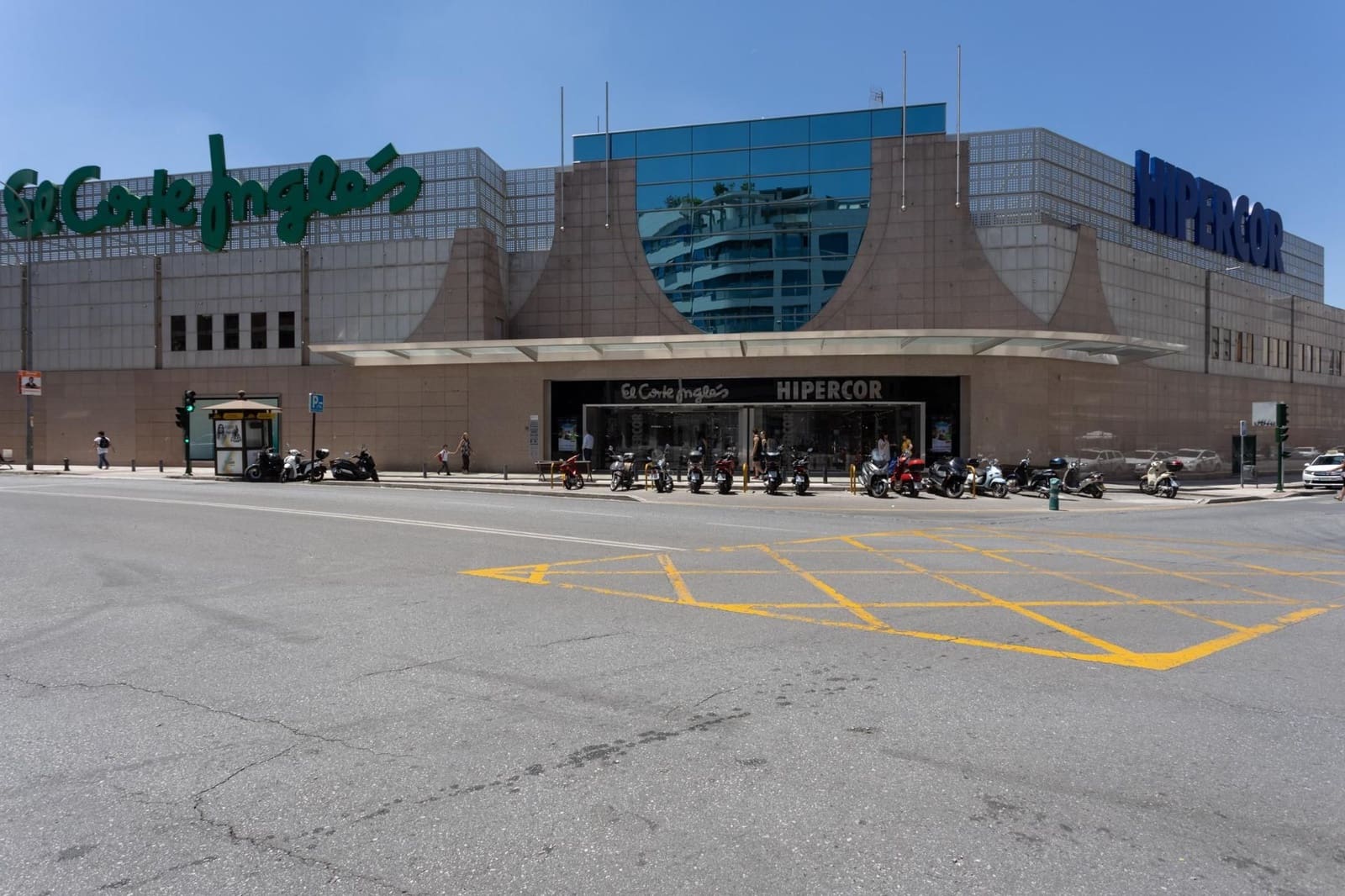 Commercieel te koop in Granada stad - € 75.000 (Ref: 9640657)