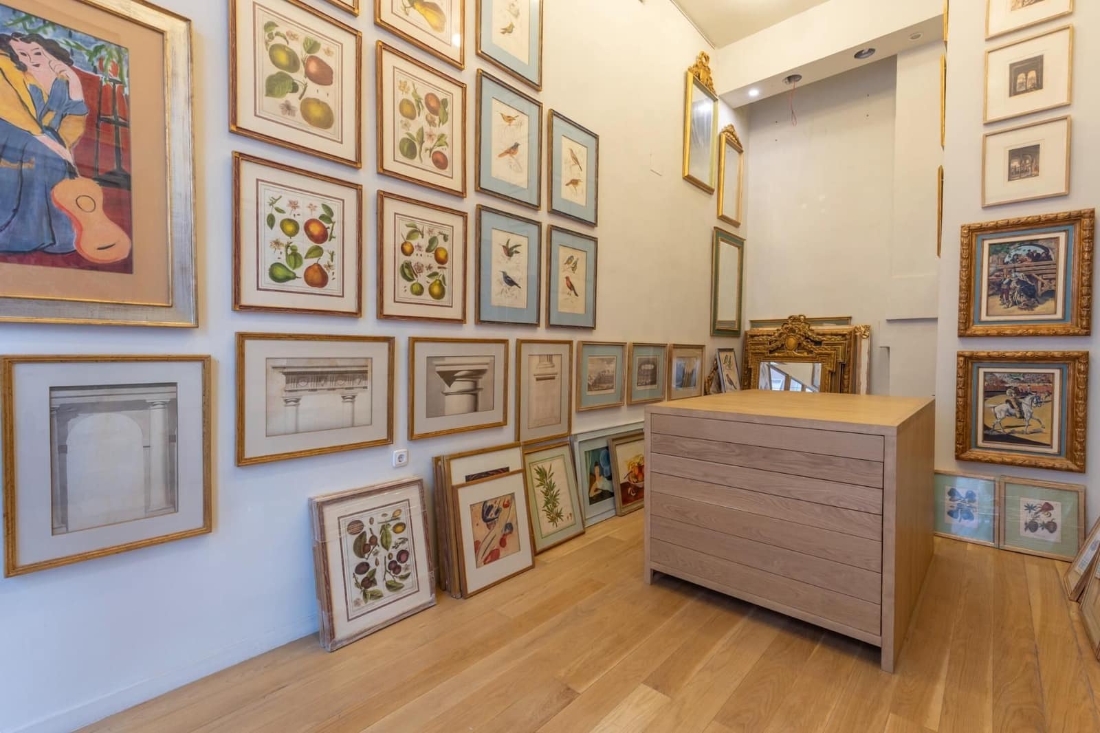 Commercieel te koop in Granada stad - € 75.000 (Ref: 9640657)