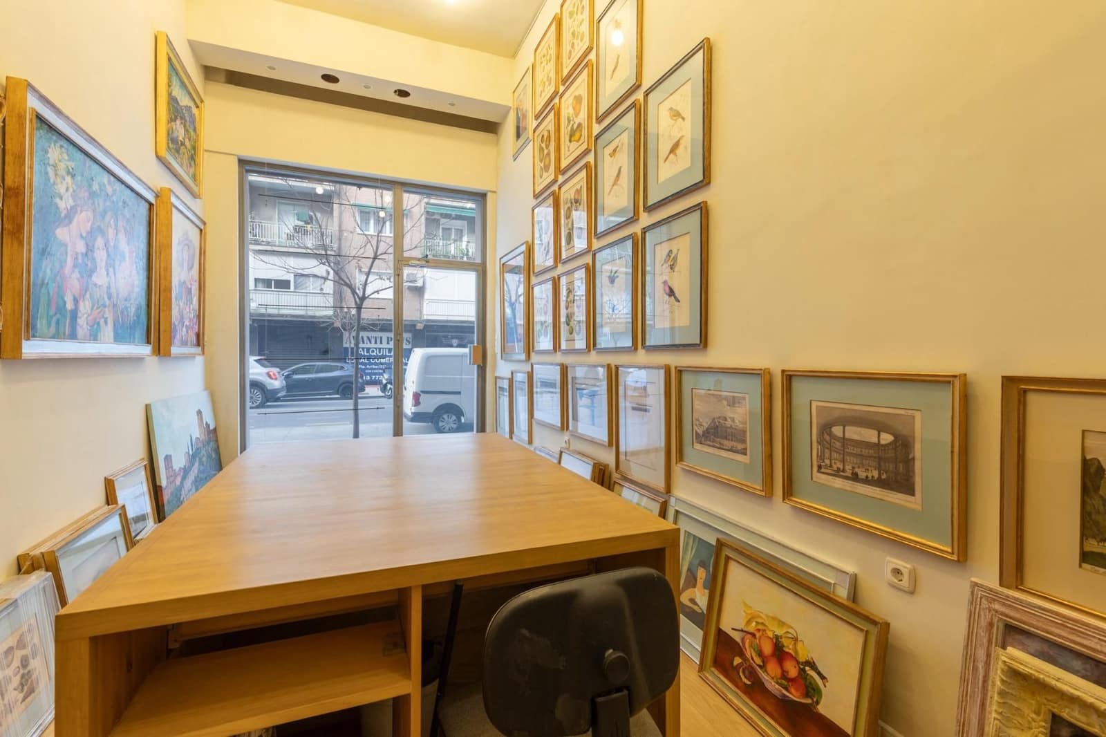 Commercieel te koop in Granada stad - € 75.000 (Ref: 9640657)