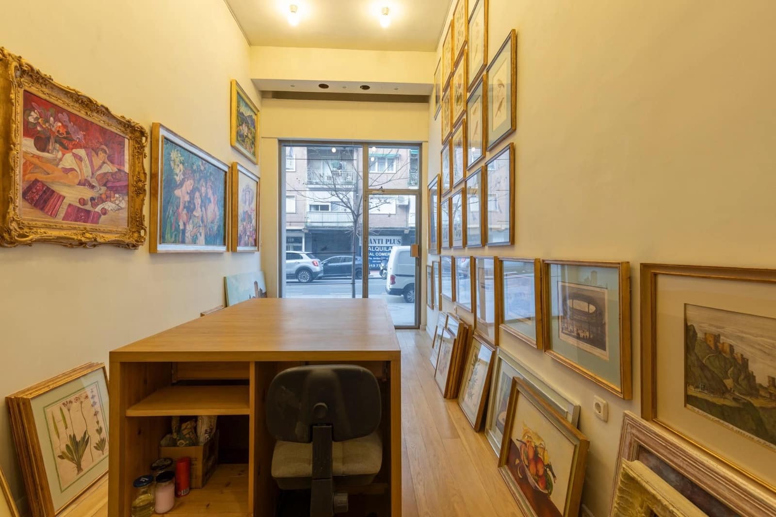 Commercieel te koop in Granada stad - € 75.000 (Ref: 9640657)