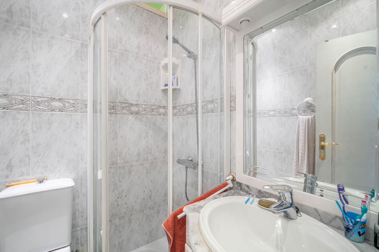 5 sovrum Villa till salu i Alfacar med pool garage - 290 000 € (Ref: 9640660)