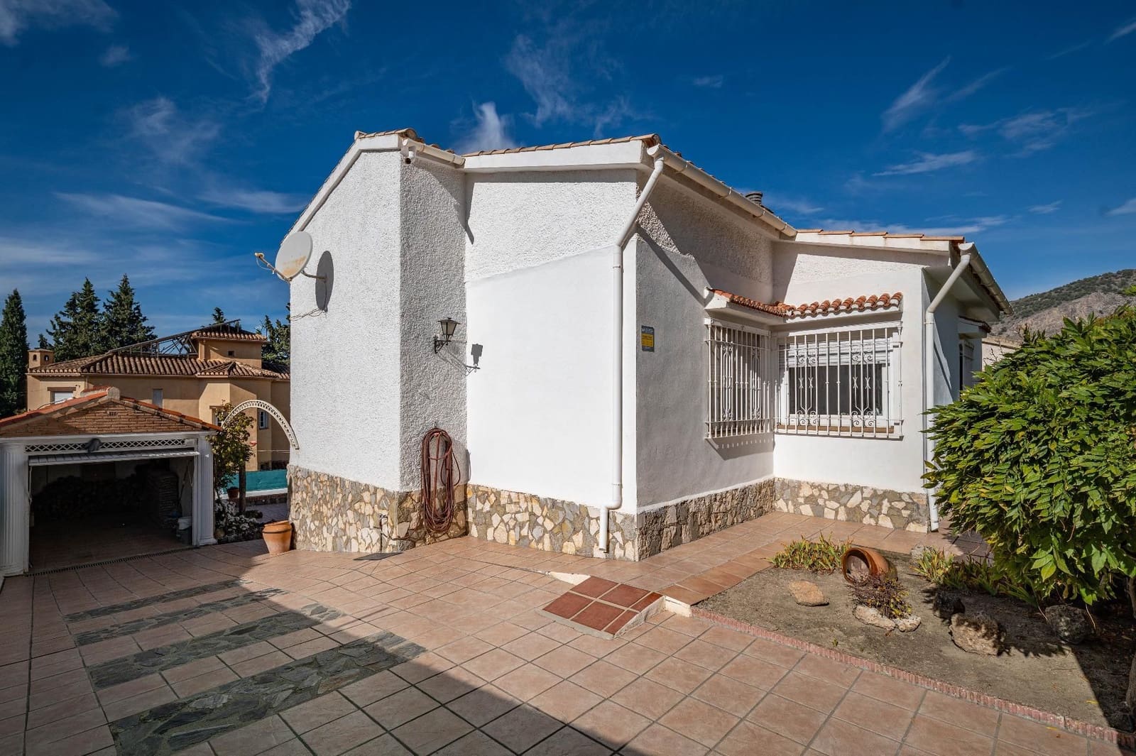 5 sovrum Villa till salu i Alfacar med pool garage - 290 000 € (Ref: 9640660)