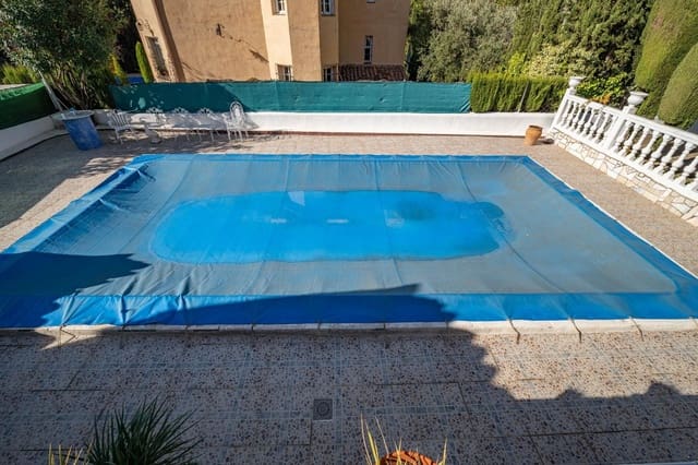 5 sovrum Villa till salu i Alfacar med pool garage - 290 000 € (Ref: 9640660)