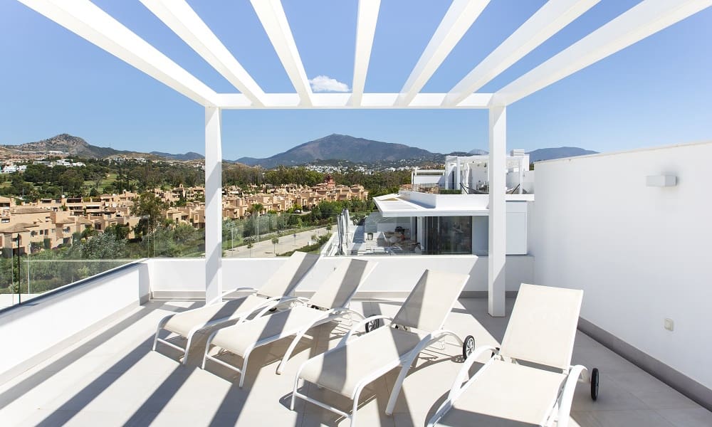 3 bedroom Apartment for sale in Estepona with pool garage - € 940,000 (Ref: 6211435)