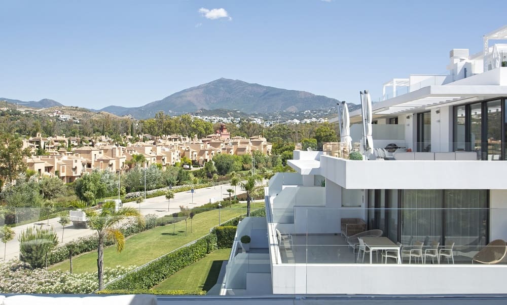 3 bedroom Apartment for sale in Estepona with pool garage - € 940,000 (Ref: 6211435)