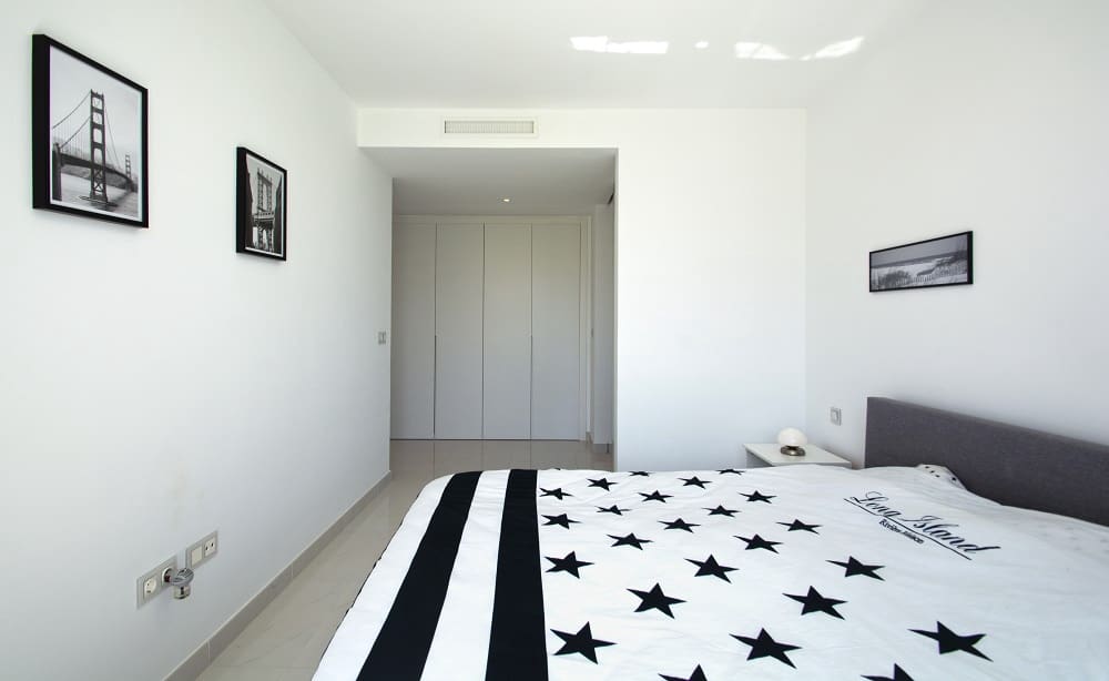 3 bedroom Apartment for sale in Estepona with pool garage - € 940,000 (Ref: 6211435)