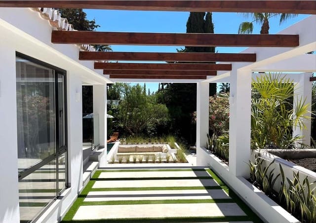 4 makuuhuone Huvila myytävänä paikassa El Rosario, Marbella mukana uima-altaan 
autotalli - 2 650 000 € (Ref: 7107268)