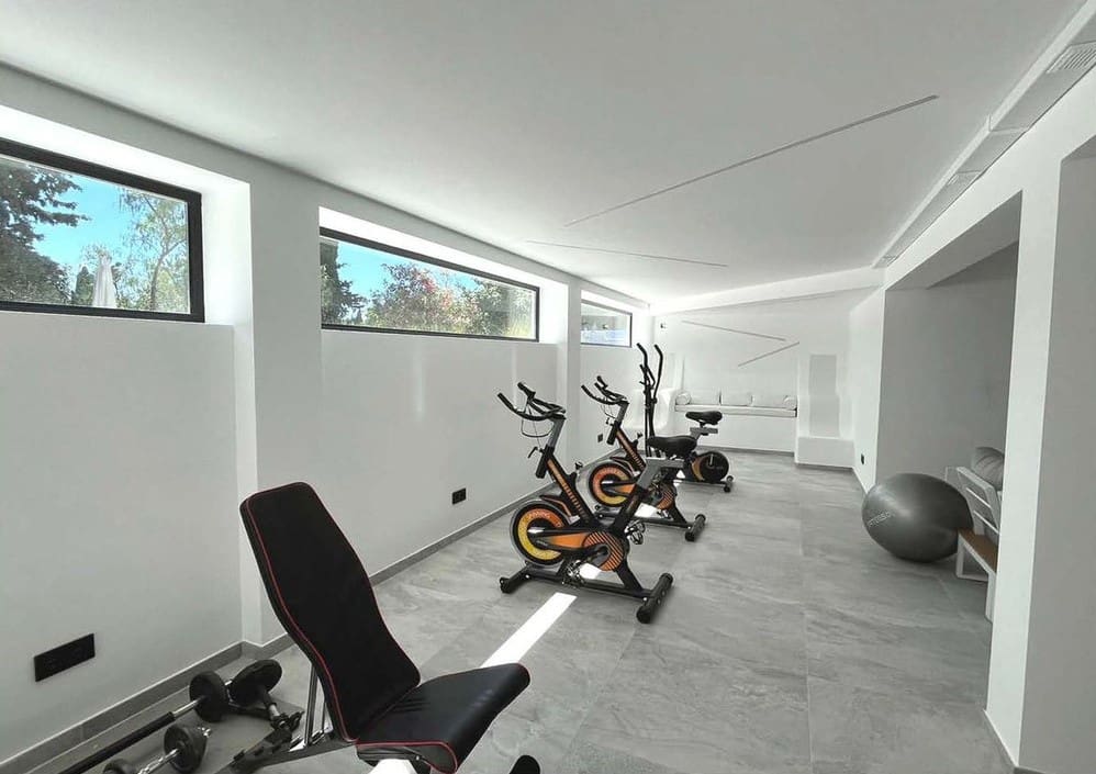 4 soveværelse Villa til salg i El Rosario med swimmingpool garage - € 2.650.000 (Ref: 7107268)