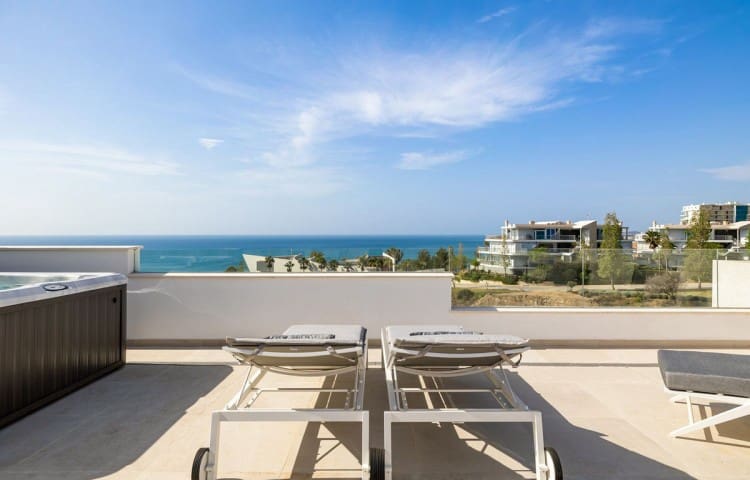 3 soverom Penthouse til salgs i Benalmadena med svømmebasseng garasje - € 1 295 000 (Ref: 7622991)