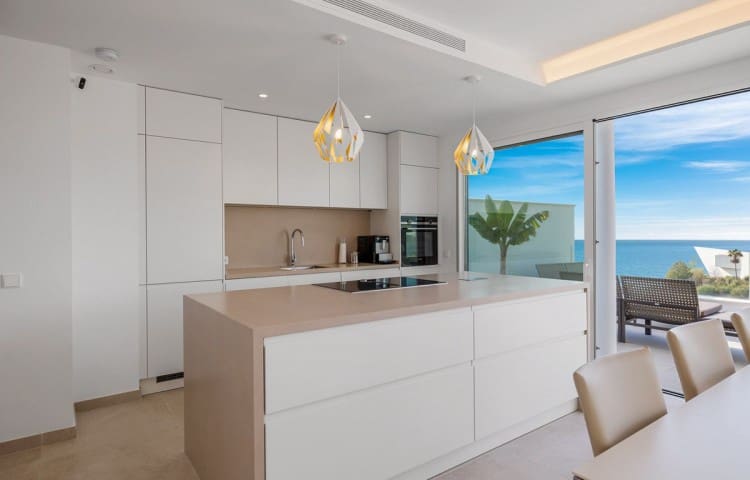 3 soverom Penthouse til salgs i Benalmadena med svømmebasseng garasje - € 1 295 000 (Ref: 7622991)