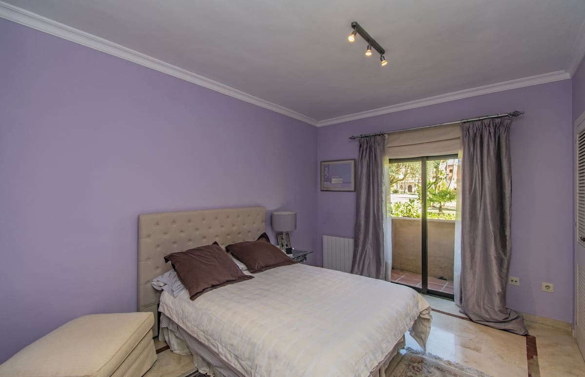 4 makuuhuone Huoneisto myytävänä paikassa Estepona mukana uima-altaan 
autotalli - 455 000 € (Ref: 7692228)