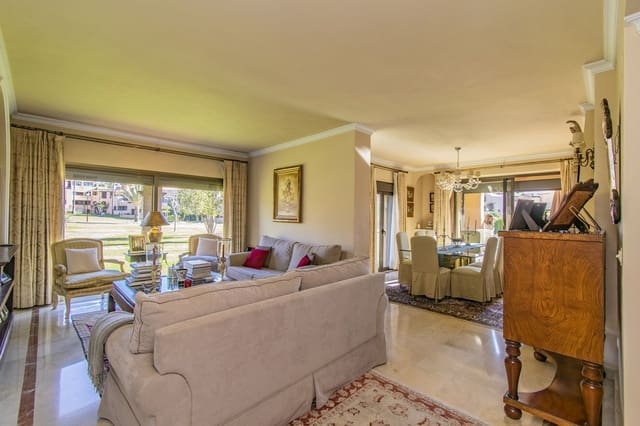 4 chambre Appartement à vendre à Estepona avec piscine garage - 455 000 € (Ref: 7692228)