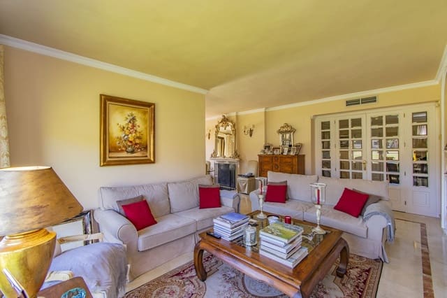 4 chambre Appartement à vendre à Estepona avec piscine garage - 455 000 € (Ref: 7692228)