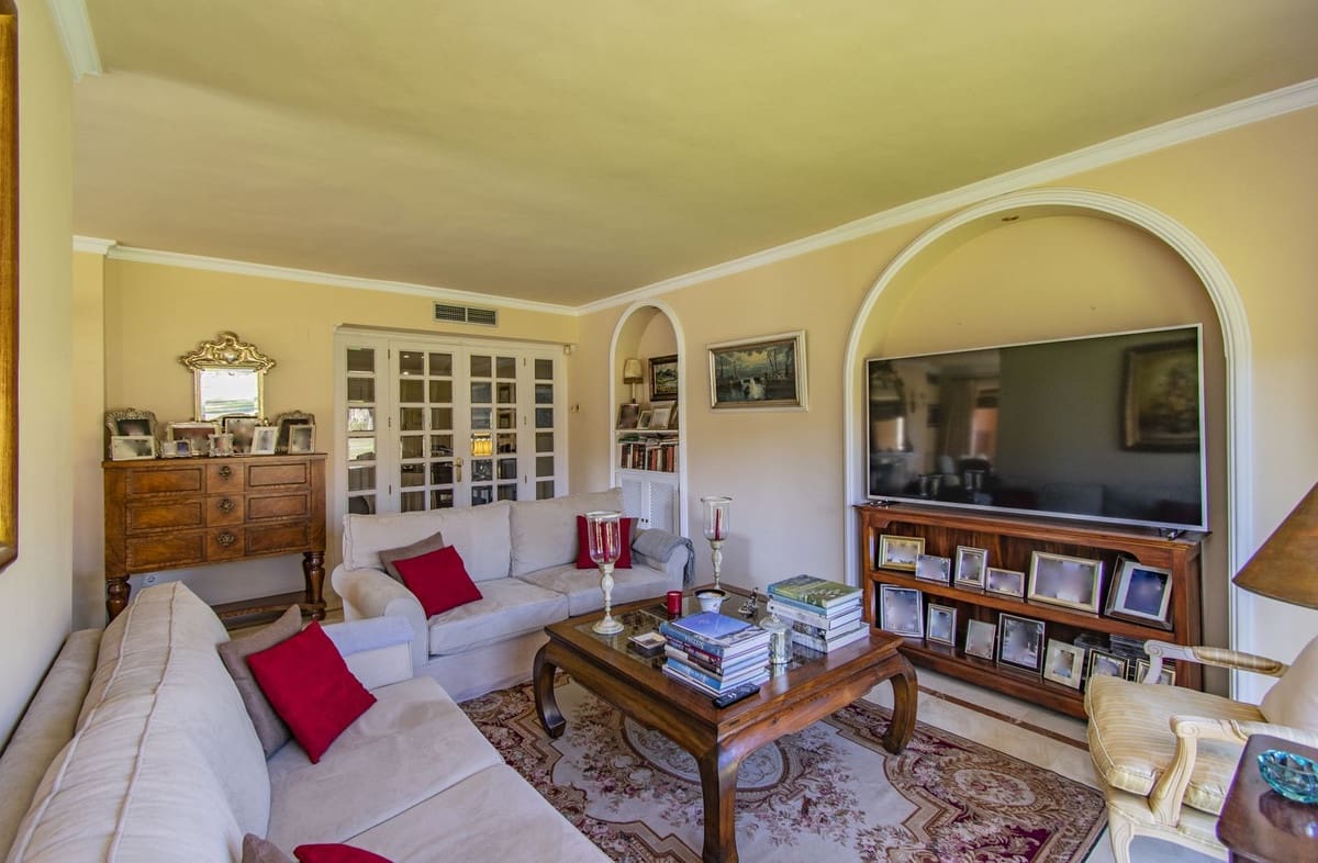 4 makuuhuone Huoneisto myytävänä paikassa Estepona mukana uima-altaan 
autotalli - 455 000 € (Ref: 7692228)