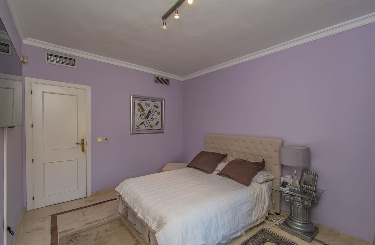 4 makuuhuone Huoneisto myytävänä paikassa Estepona mukana uima-altaan 
autotalli - 455 000 € (Ref: 7692228)