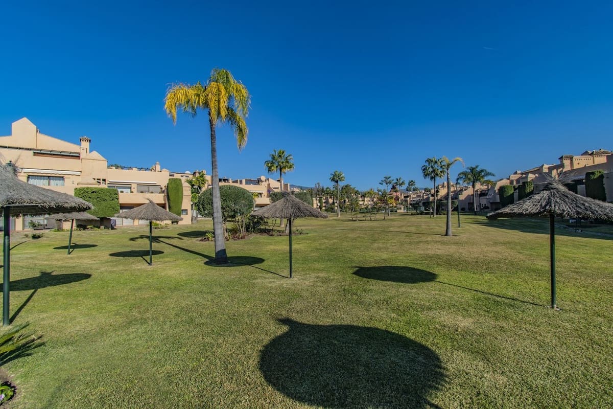 4 makuuhuone Huoneisto myytävänä paikassa Estepona mukana uima-altaan 
autotalli - 455 000 € (Ref: 7692228)