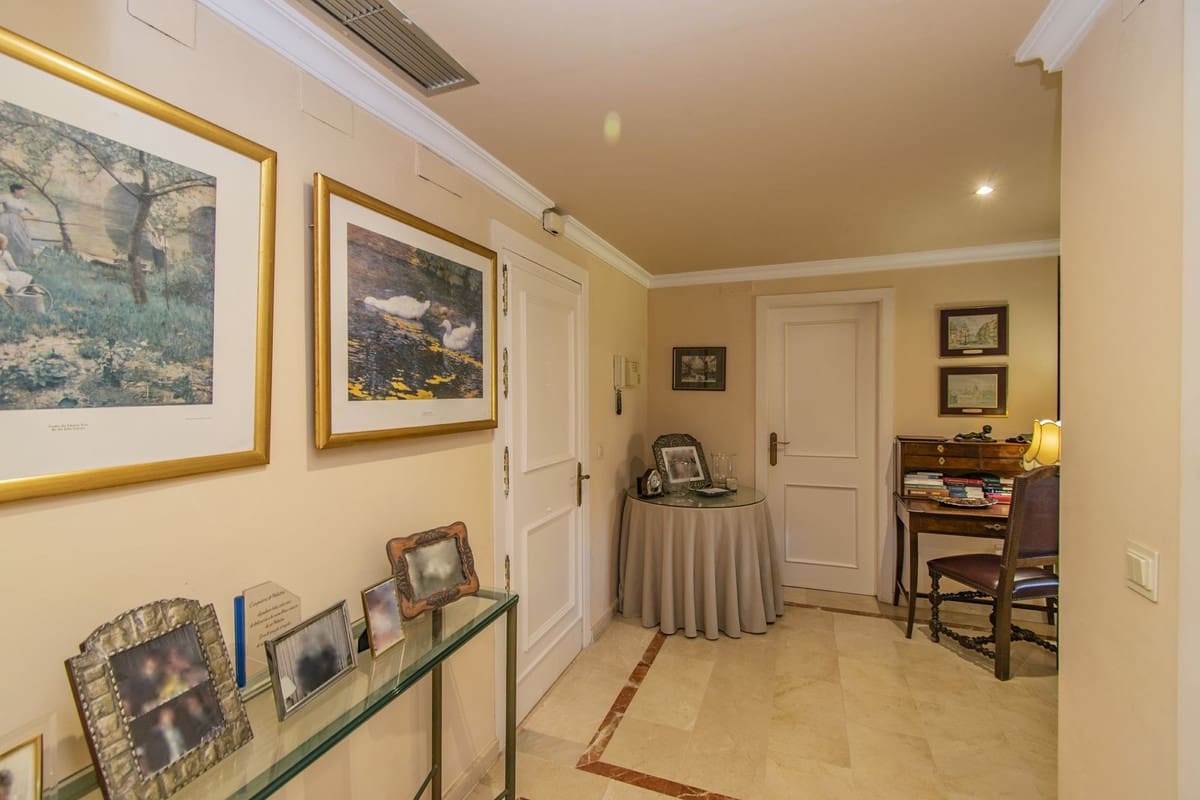 4 makuuhuone Huoneisto myytävänä paikassa Estepona mukana uima-altaan 
autotalli - 455 000 € (Ref: 7692228)