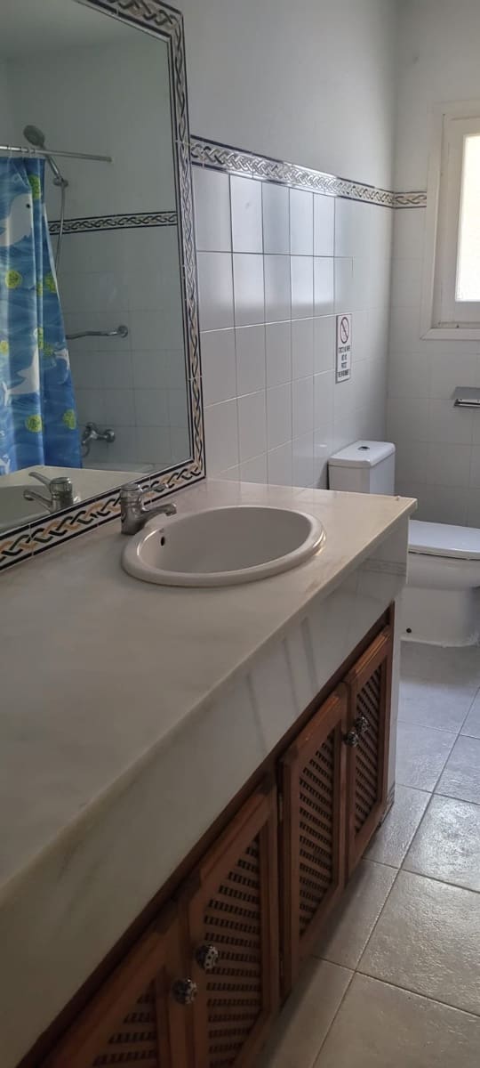 4 soveværelse Villa til salg i Marbella med swimmingpool garage - € 925.000 (Ref: 8015034)