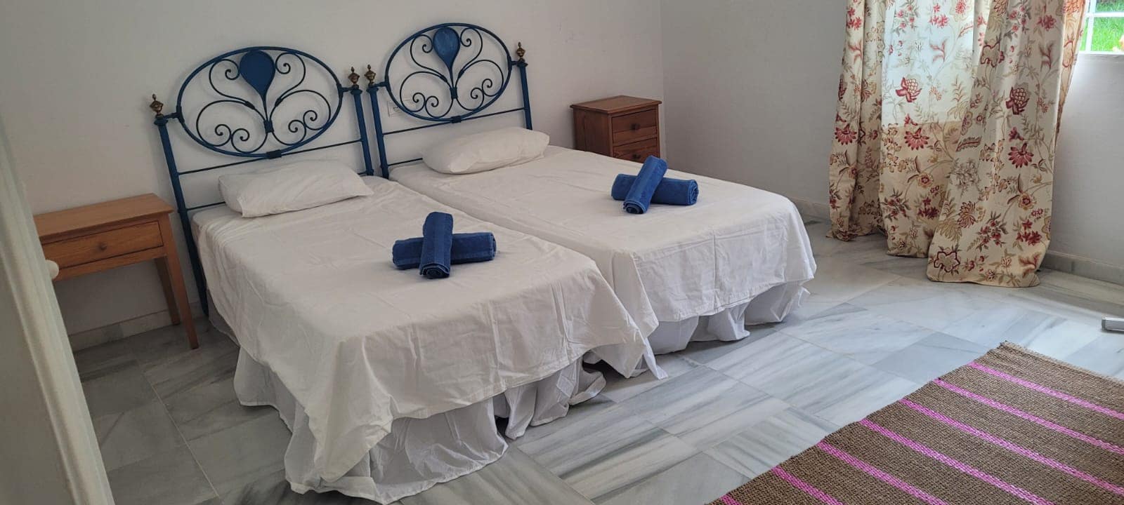 4 soveværelse Villa til salg i Marbella med swimmingpool garage - € 925.000 (Ref: 8015034)