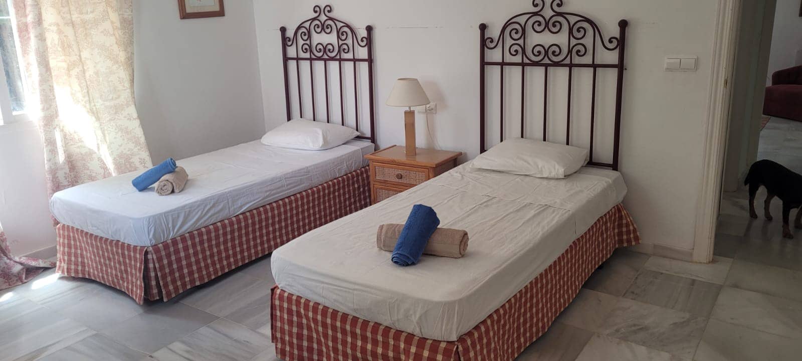 4 soveværelse Villa til salg i Marbella med swimmingpool garage - € 925.000 (Ref: 8015034)