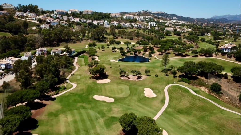 2 soveværelse Byhus til salg i La Cala Golf med swimmingpool garage - € 520.000 (Ref: 8076683)