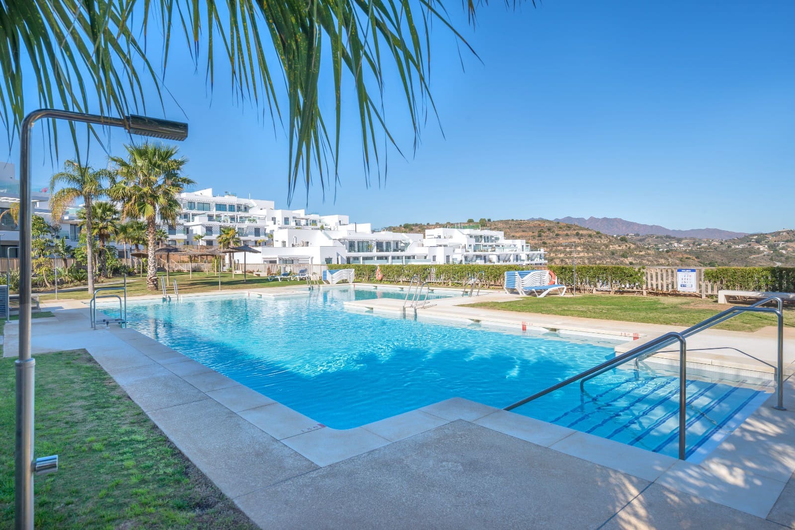 3 makuuhuone Huoneisto myytävänä paikassa La Cala de Mijas mukana uima-altaan 
autotalli - 649 000 € (Ref: 8226864)