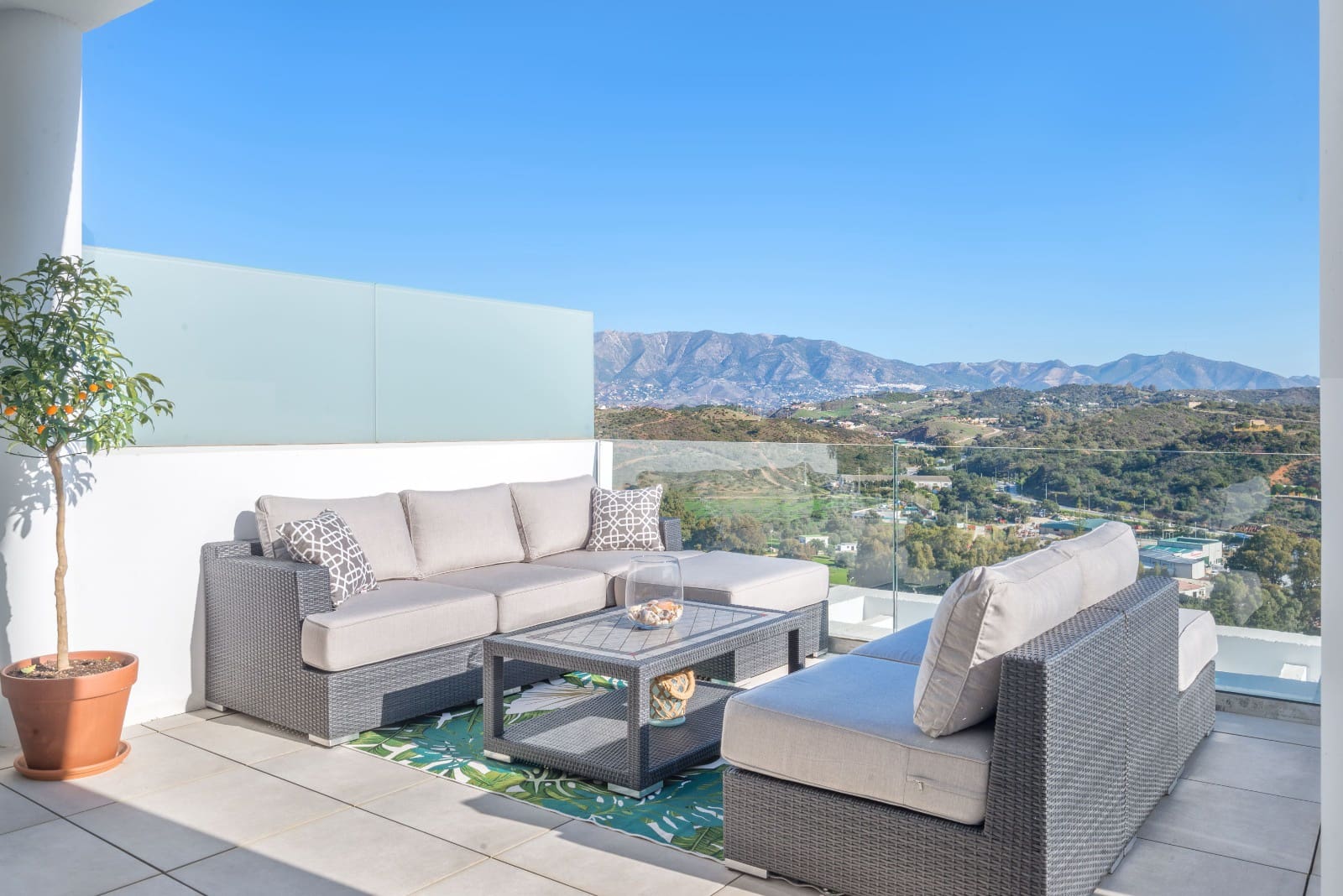 3 makuuhuone Huoneisto myytävänä paikassa La Cala de Mijas mukana uima-altaan 
autotalli - 649 000 € (Ref: 8226864)