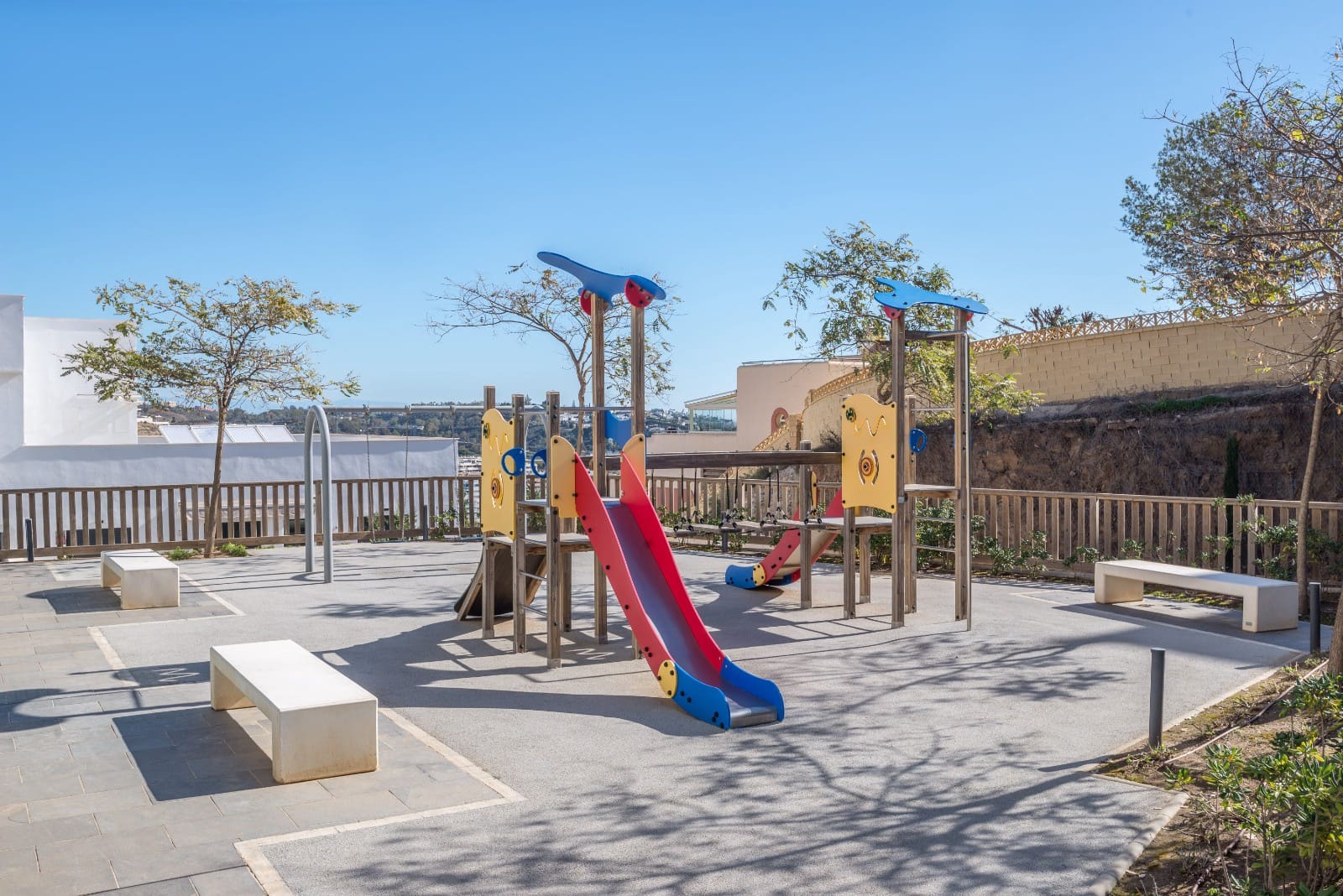 3 makuuhuone Huoneisto myytävänä paikassa La Cala de Mijas mukana uima-altaan 
autotalli - 649 000 € (Ref: 8226864)