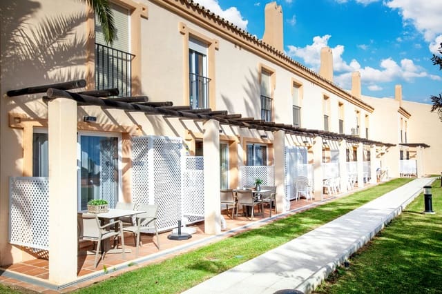 2 bedroom Townhouse for sale in Mijas Costa, Mijas with pool - € 320,000 (Ref: 8436081)