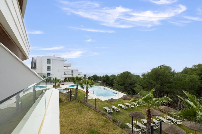 2 soverom Leilighet til salgs i Fuengirola med svømmebasseng garasje - € 669 000 (Ref: 8905914)