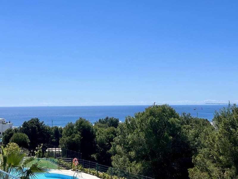 2 soverom Leilighet til salgs i Fuengirola med svømmebasseng garasje - € 669 000 (Ref: 8905914)